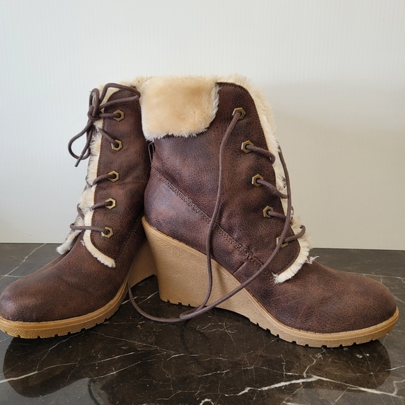 Boots Dolce by moto moxy Size 9 - Picture 8 of 11
